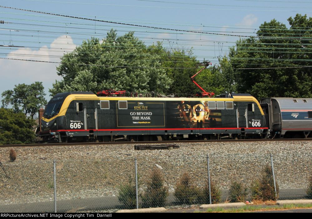 AMTK 606 with King Tut wrap on train 43 The Pennsylvanian